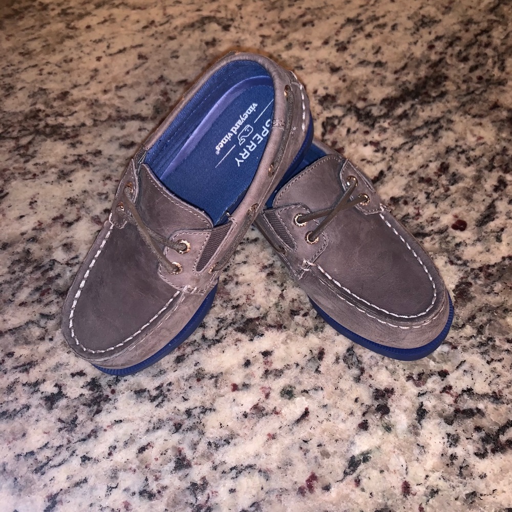 NWOT- Sperry x Vineyard Vines Boat shoes